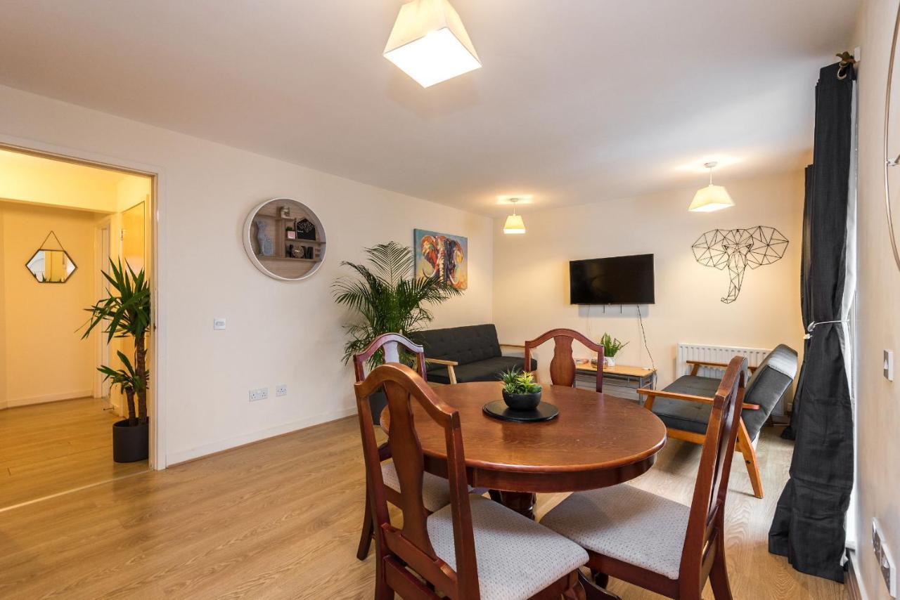 Elegant 2 Bedroom City Centre Apartment - Free Parking - Private Balcony EDI Buitenkant foto