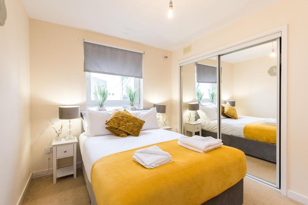 Elegant 2 Bedroom City Centre Apartment - Free Parking - Private Balcony EDI Buitenkant foto