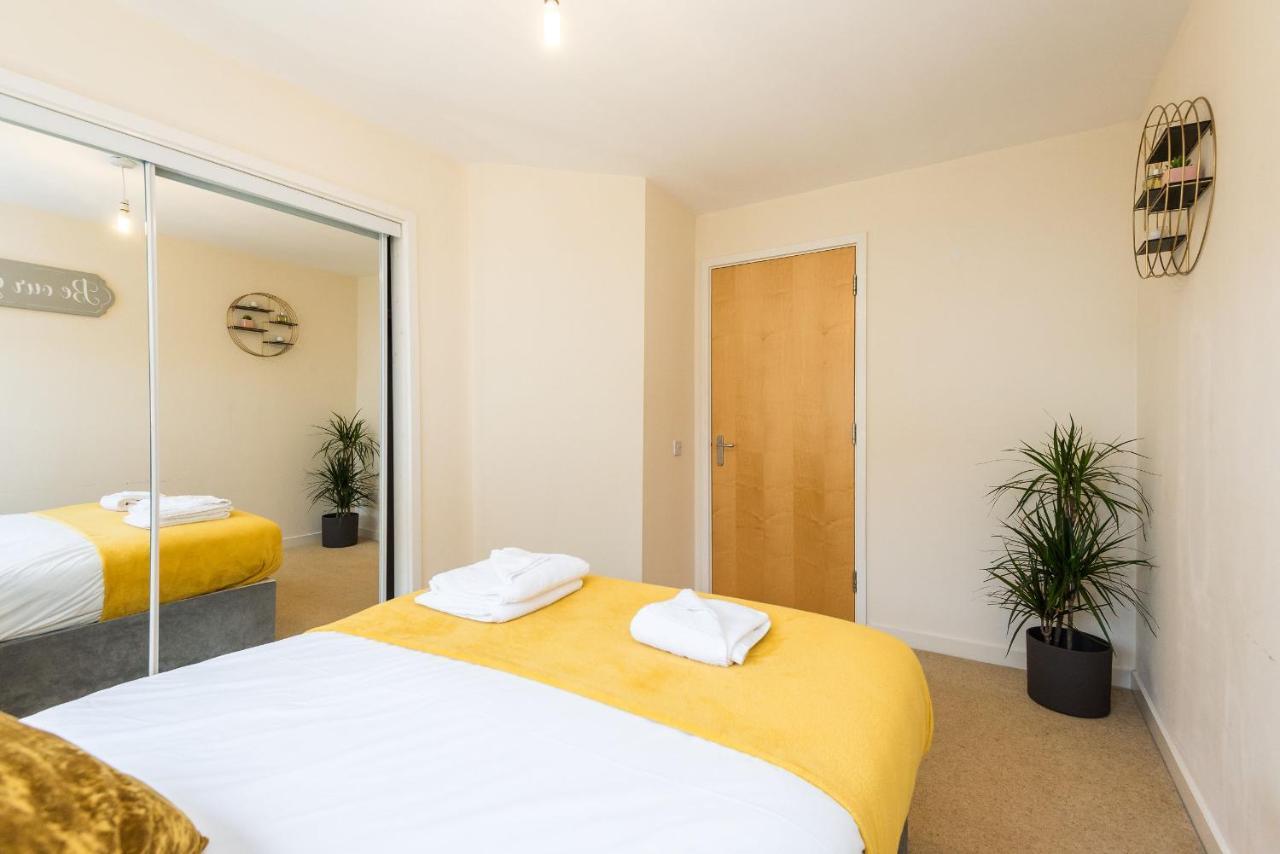 Elegant 2 Bedroom City Centre Apartment - Free Parking - Private Balcony EDI Buitenkant foto