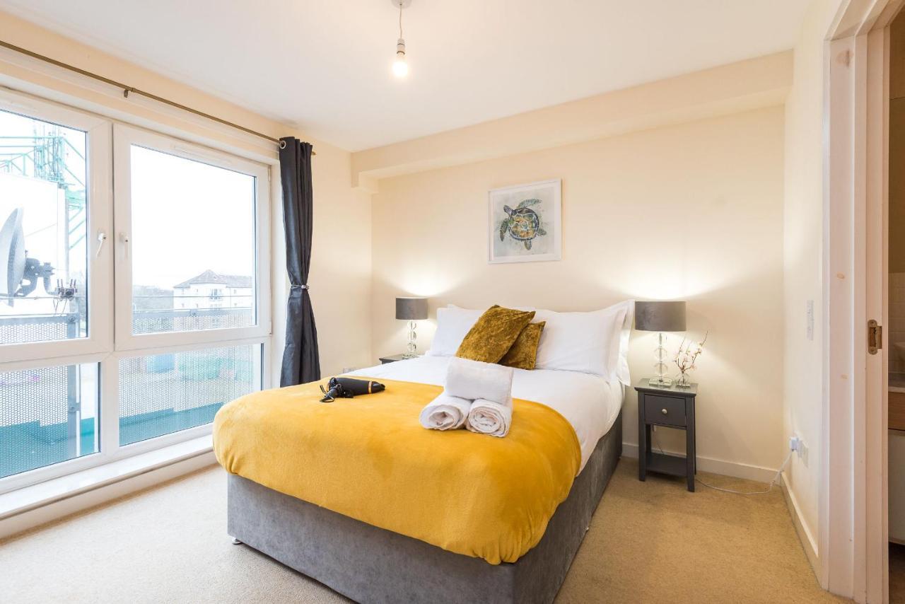 Elegant 2 Bedroom City Centre Apartment - Free Parking - Private Balcony EDI Buitenkant foto
